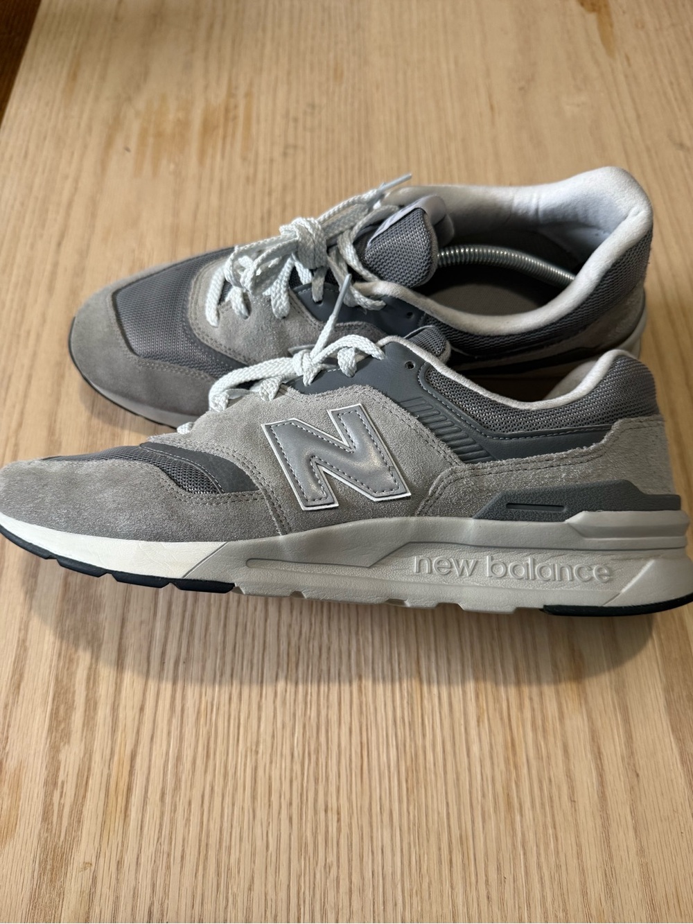 Mens New Balance Gray Suede & Mesh 997H shoes great condition.